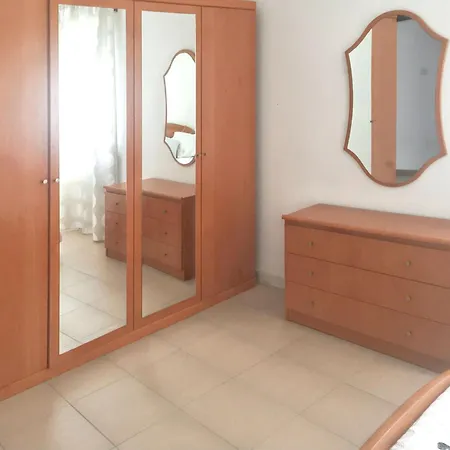Comfortable In With Balcony Διαμέρισμα