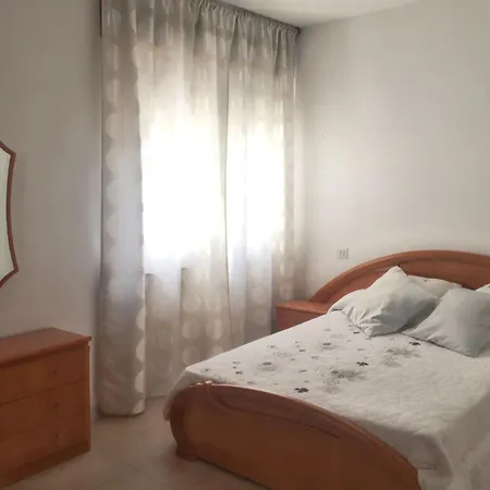 Appartamento Comfortable In With Balcony